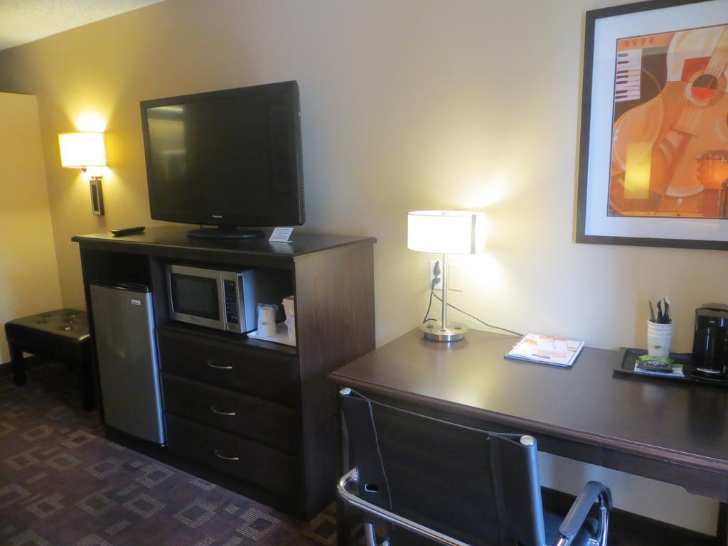 University Inn Austin North 객실 사진