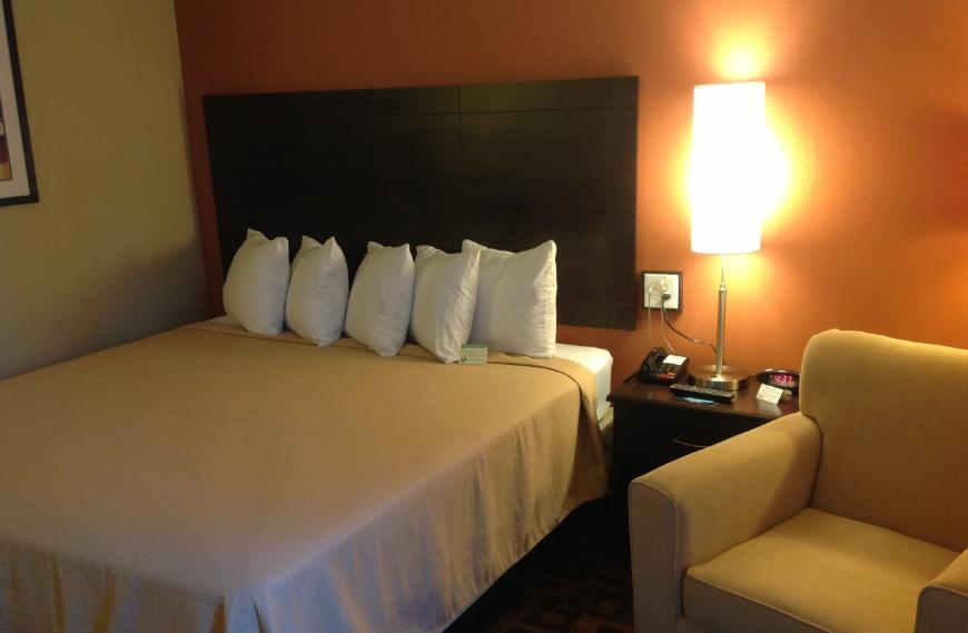 University Inn Austin North 객실 사진